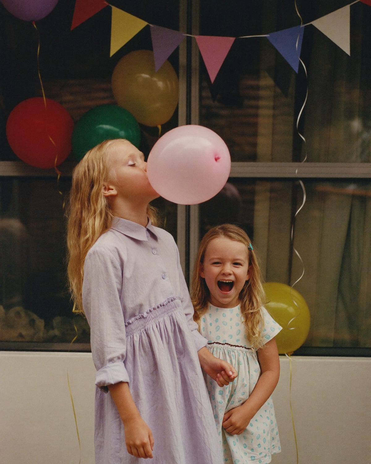 Modèle d'invitation « Confetti »